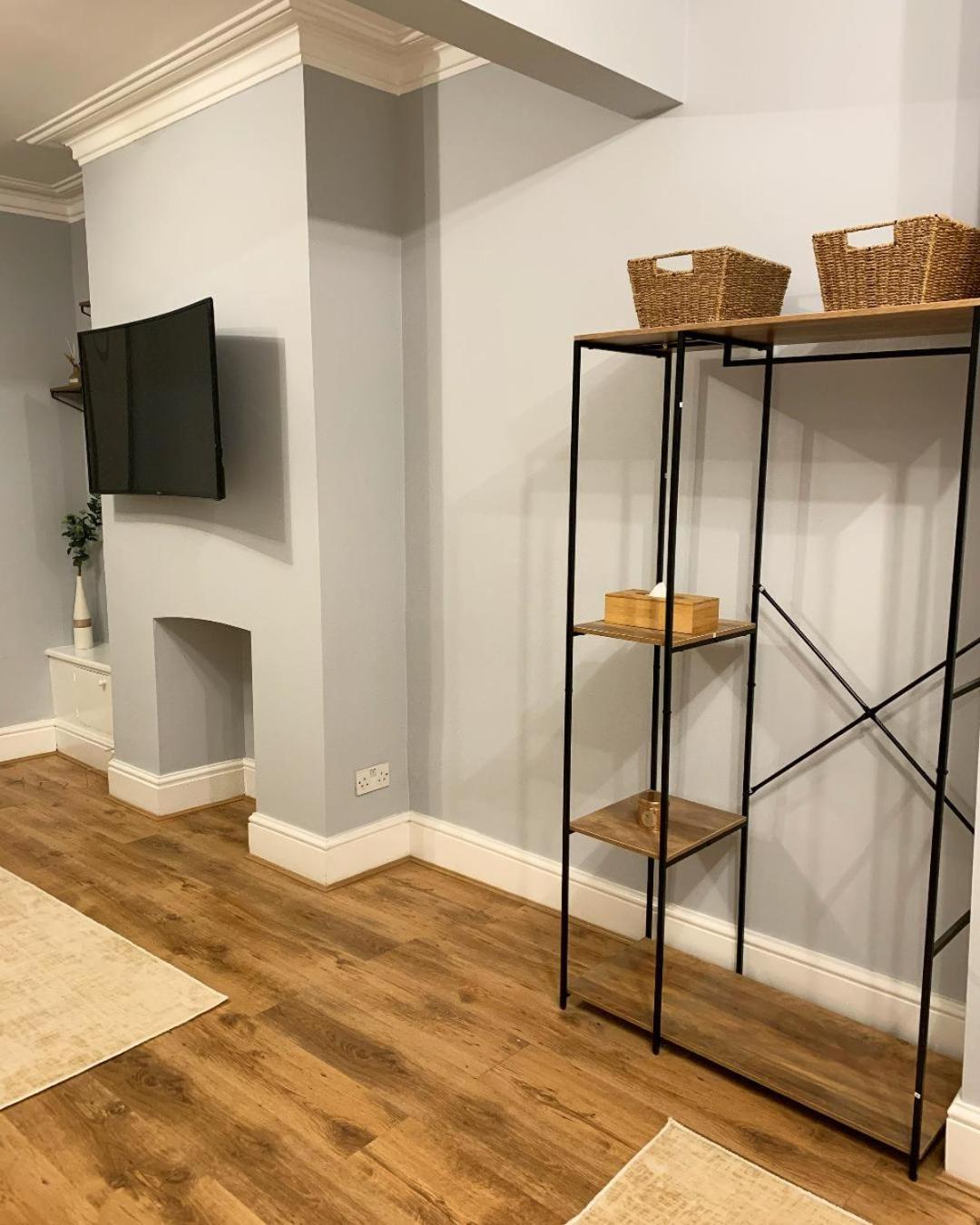 Cardiff Home 部屋 写真
